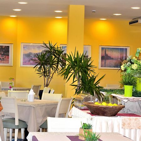 Ahg Riva Del Sole Hotel - Adults Only Moniga del Garda Ngoại thất bức ảnh