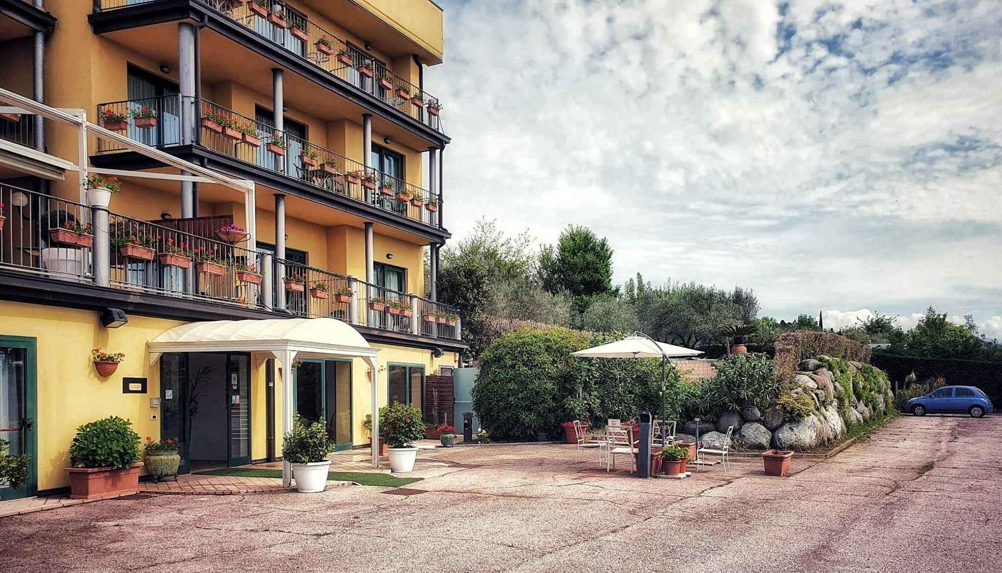 Ahg Riva Del Sole Hotel - Adults Only Moniga del Garda Ngoại thất bức ảnh