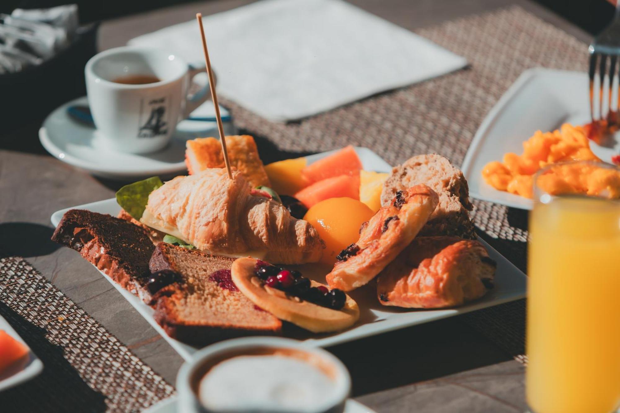 Ahg Riva Del Sole Hotel - Adults Only Moniga del Garda Ngoại thất bức ảnh