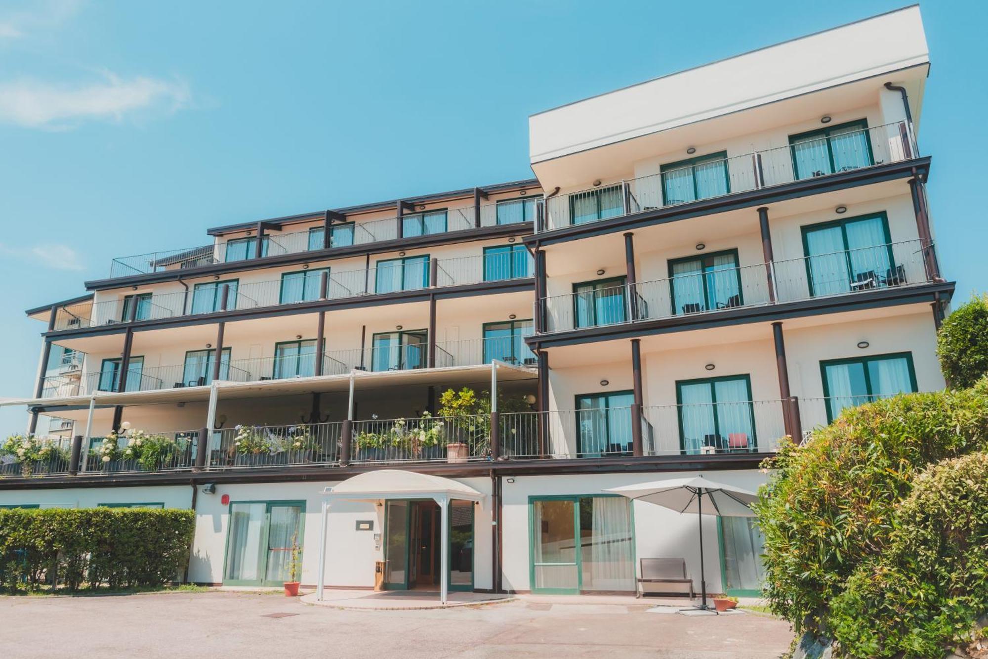 Ahg Riva Del Sole Hotel - Adults Only Moniga del Garda Ngoại thất bức ảnh