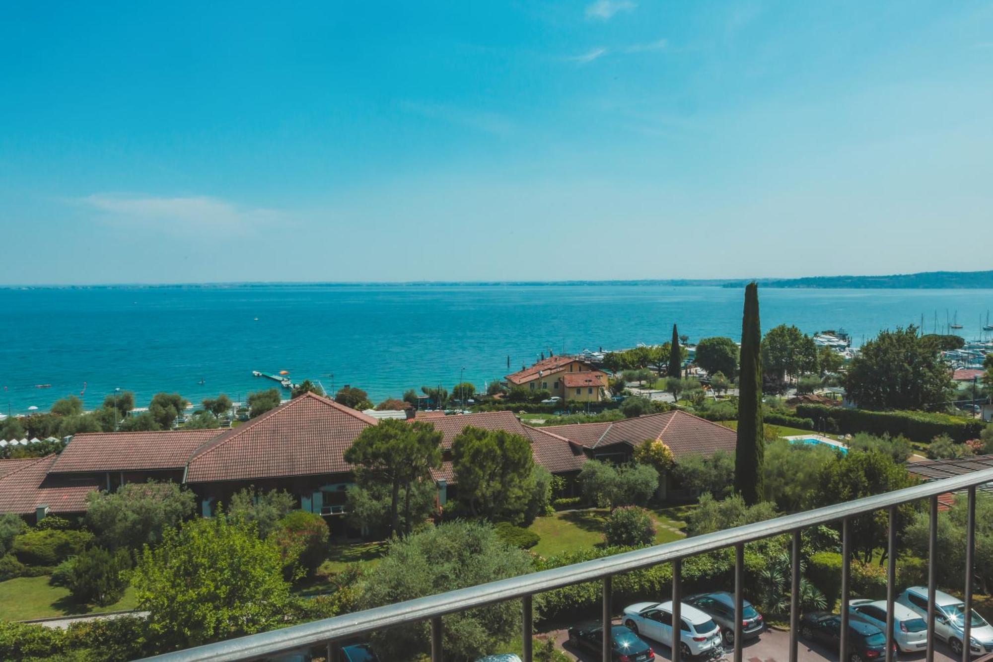 Ahg Riva Del Sole Hotel - Adults Only Moniga del Garda Ngoại thất bức ảnh