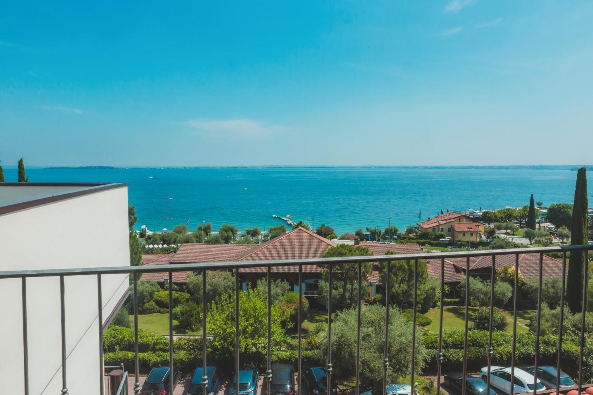Ahg Riva Del Sole Hotel - Adults Only Moniga del Garda Ngoại thất bức ảnh