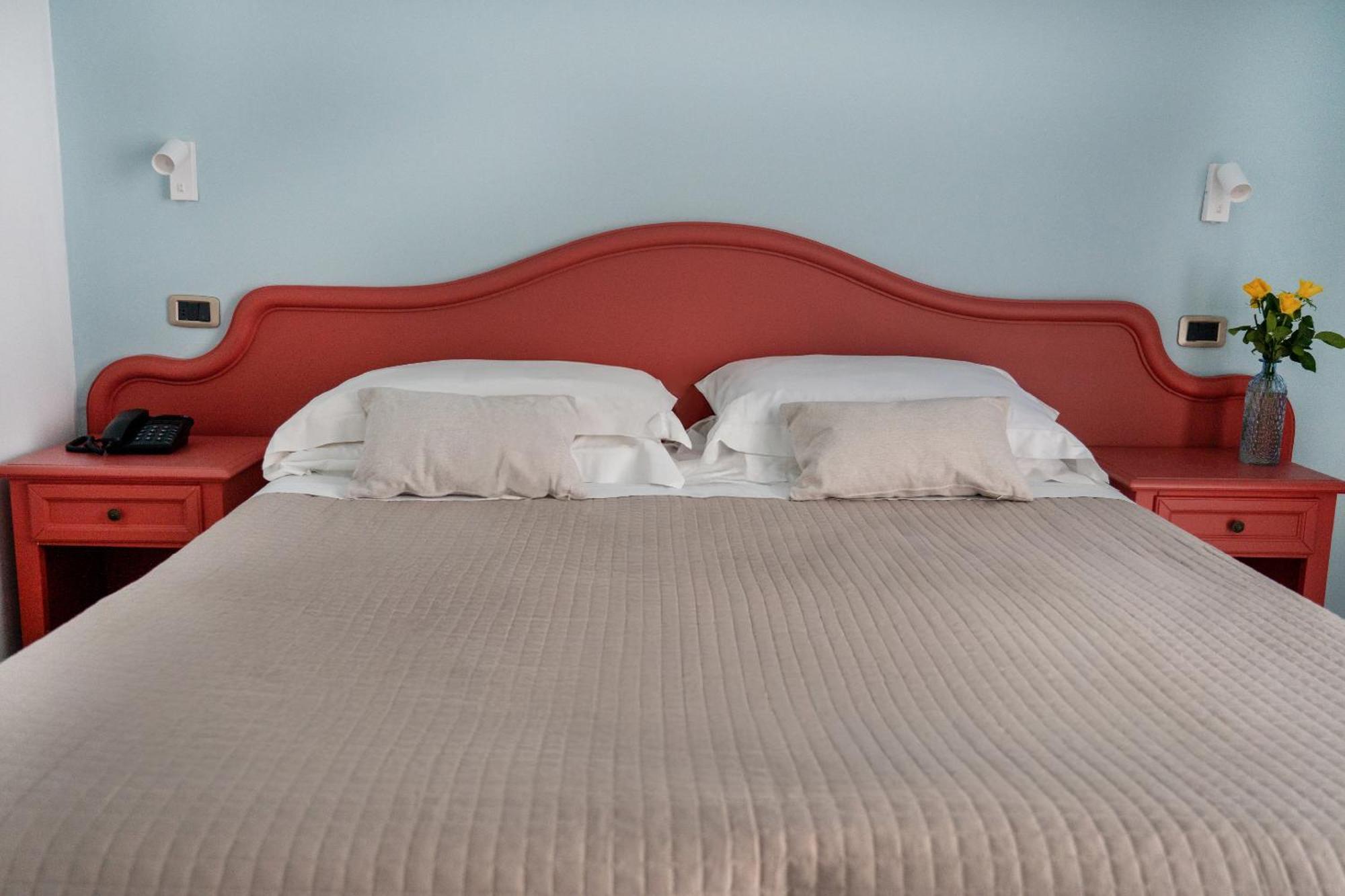 Ahg Riva Del Sole Hotel - Adults Only Moniga del Garda Ngoại thất bức ảnh