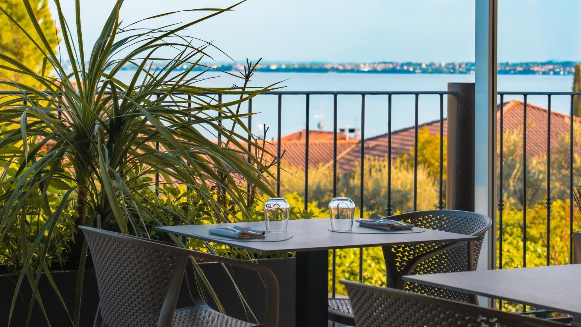Ahg Riva Del Sole Hotel - Adults Only Moniga del Garda Ngoại thất bức ảnh