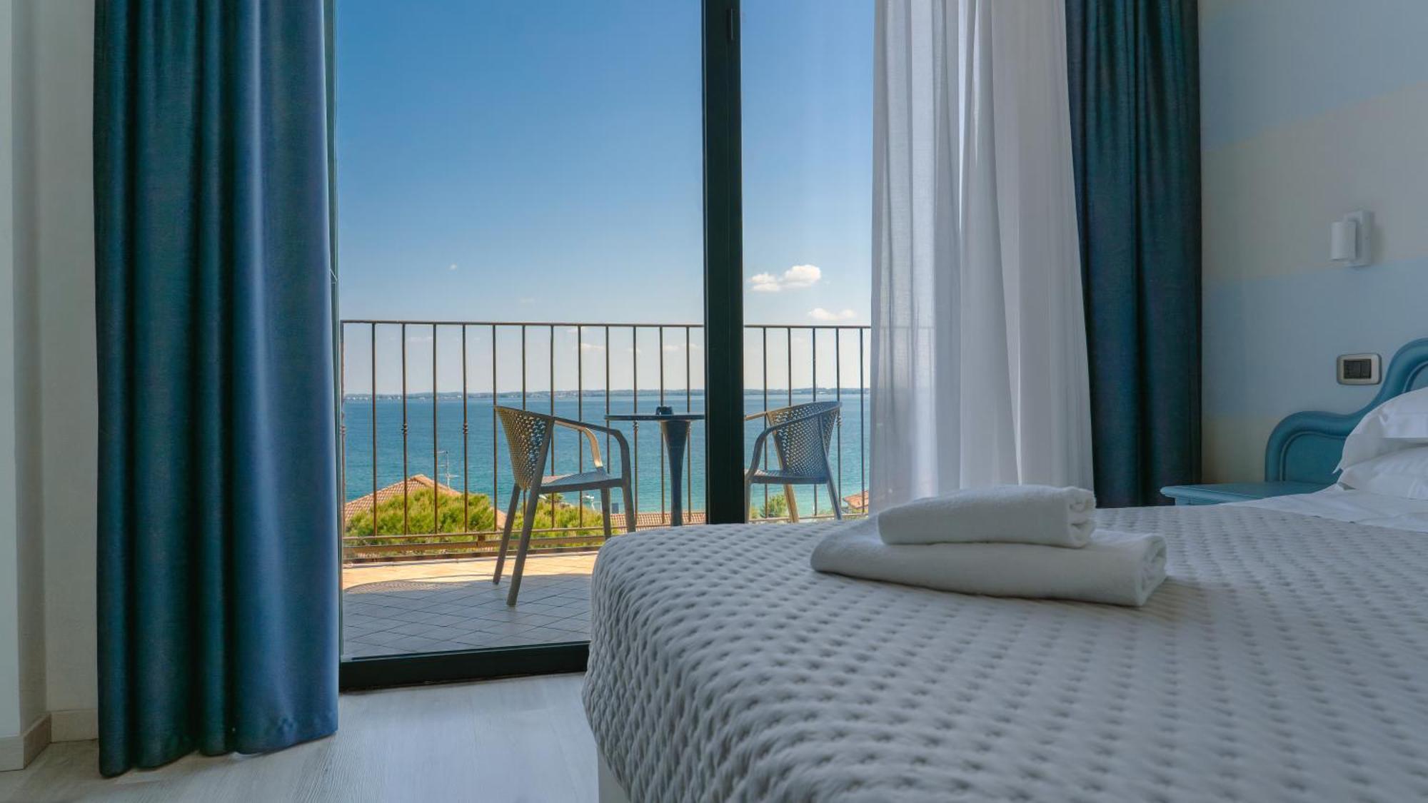 Ahg Riva Del Sole Hotel - Adults Only Moniga del Garda Ngoại thất bức ảnh